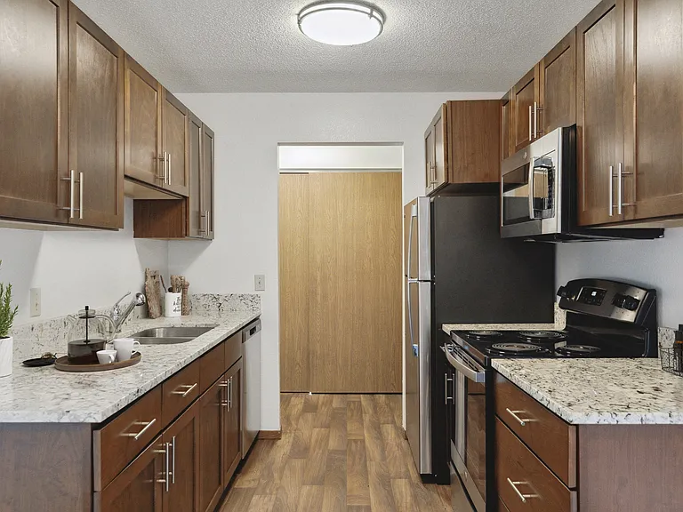 Silver Ridge — Photo 2