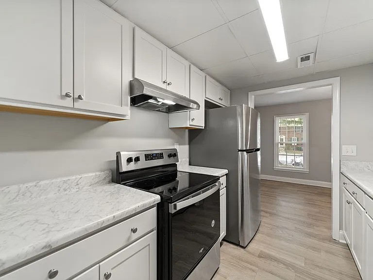 3227 Regents Park Ln #C — Photo 5