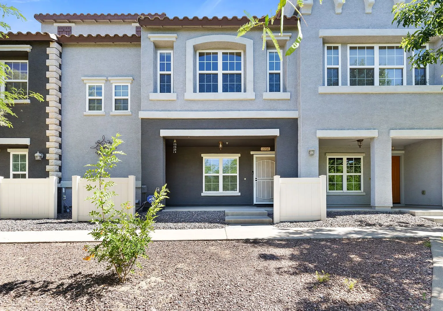 Cute one bedroom townhome! — Photo 1