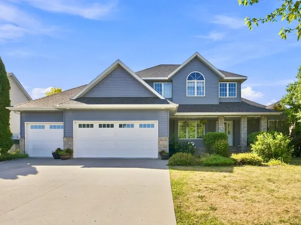 609 Lexington Ln, Moorhead, MN 56560