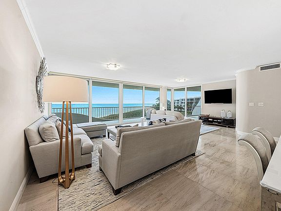 4th image of 2001 SE Sailfish Point Boulevard #313