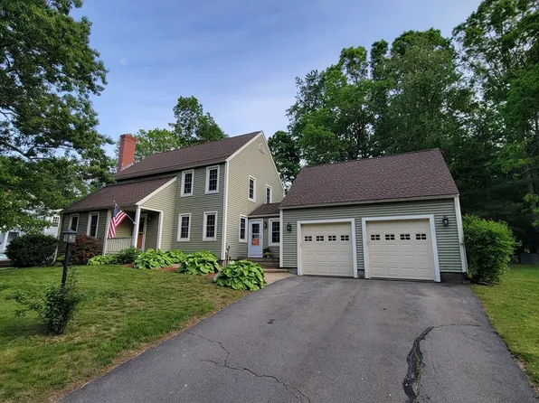 18 Oakwind Holw, Leominster, MA 01453