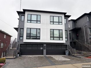 261 7th St #B, Palisades Park, NJ