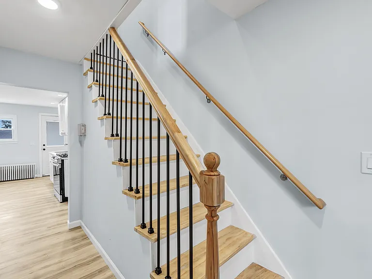 25-27 Myrtle St #25 — Photo 2