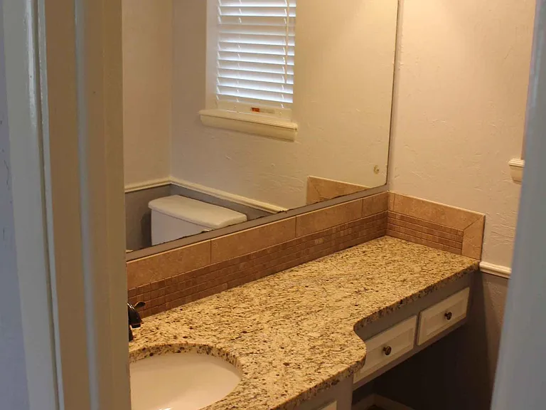5101 N Hamilton Dr — Photo 13