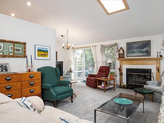 3rd image of 1408 Green Briar Ct