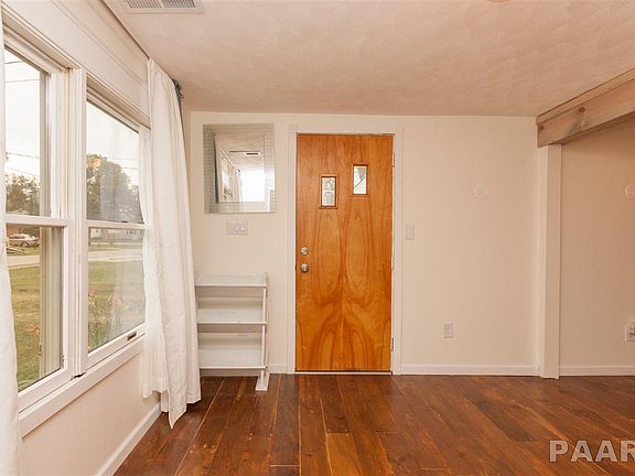 5th image of 3919 S Granville Ave