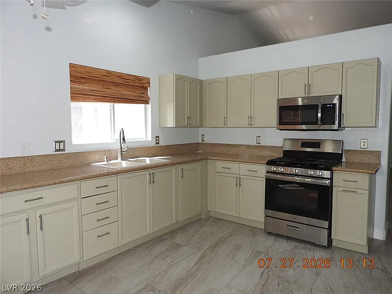 4533 Chestnut Blaze Dr — Photo 9
