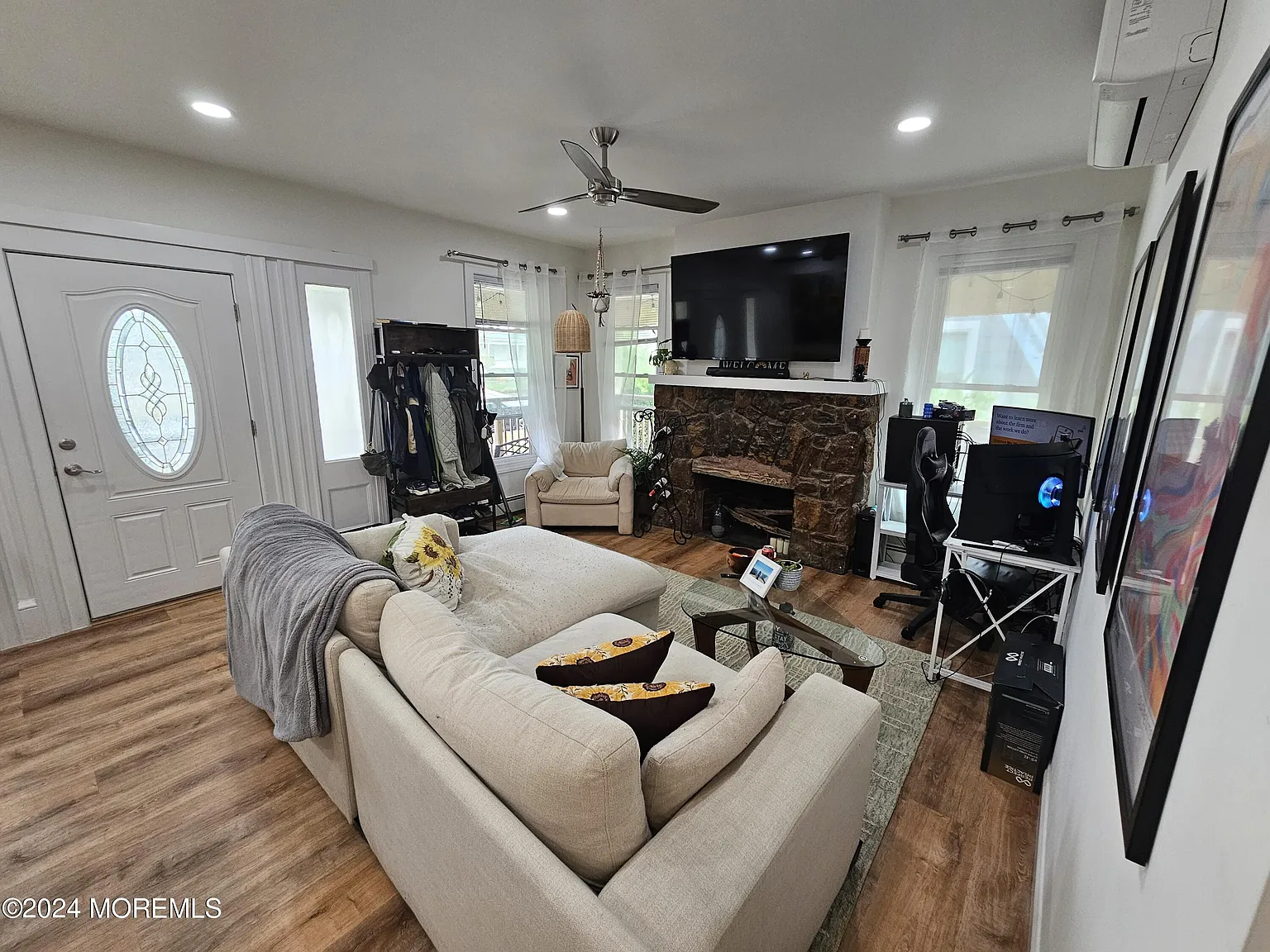 2 bed, $3,150 — Photo 2