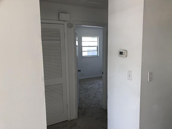 3rd image of 218 Mimosa Dr