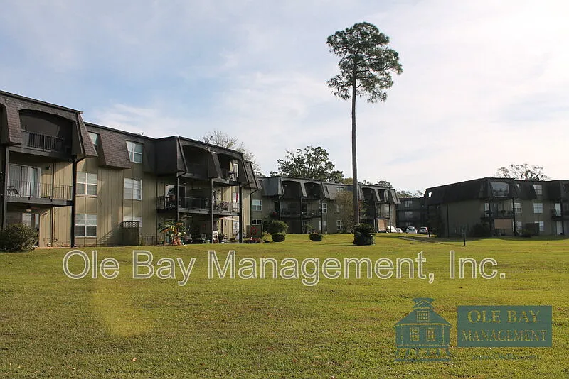 233 Riverbend Dr