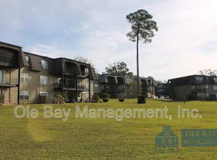 233 Riverbend Dr, Mobile, AL 36605