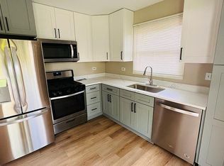 40 Pleasant St, Hoffman Estates, IL 60169