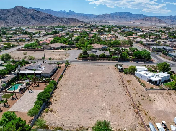 4670 N Chieftain St, Las Vegas, NV 89129