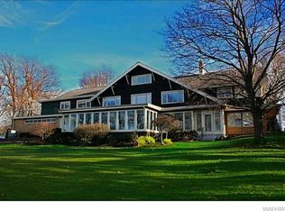 6122 Old Lake Shore Rd, Lake View, NY 14085