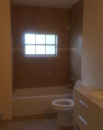 4th image of 1329 S L St