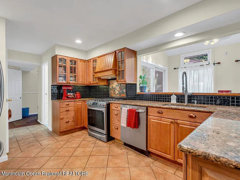 722 Maple Ave — Photo 7