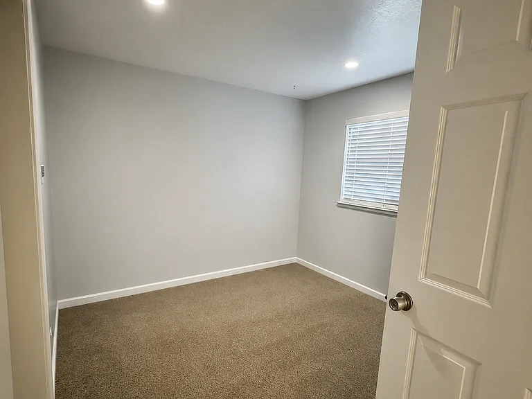 1071 English Ave — Photo 11