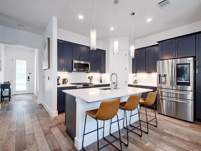 413 W Odell St #1 — Photo 6