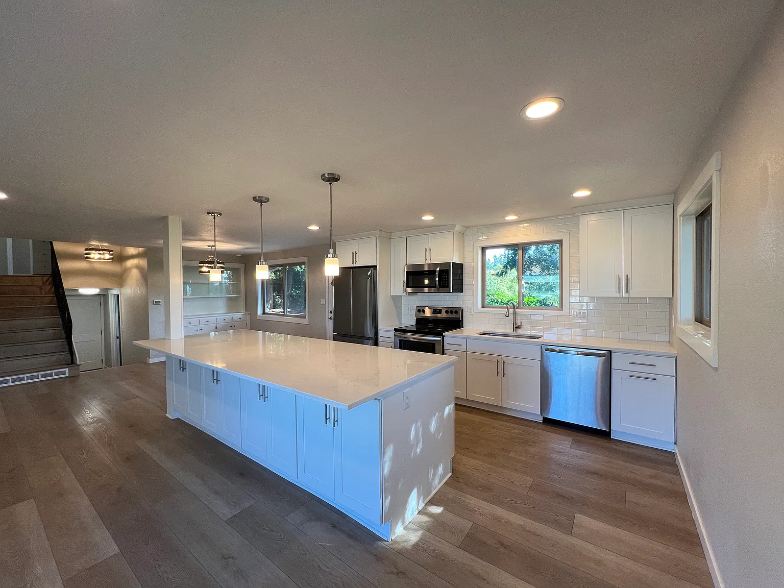 4 bed, 1.5 bath, 1700 sqft, $3,850 — Photo 3