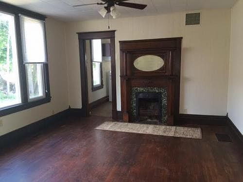4th image of 550 Headley St