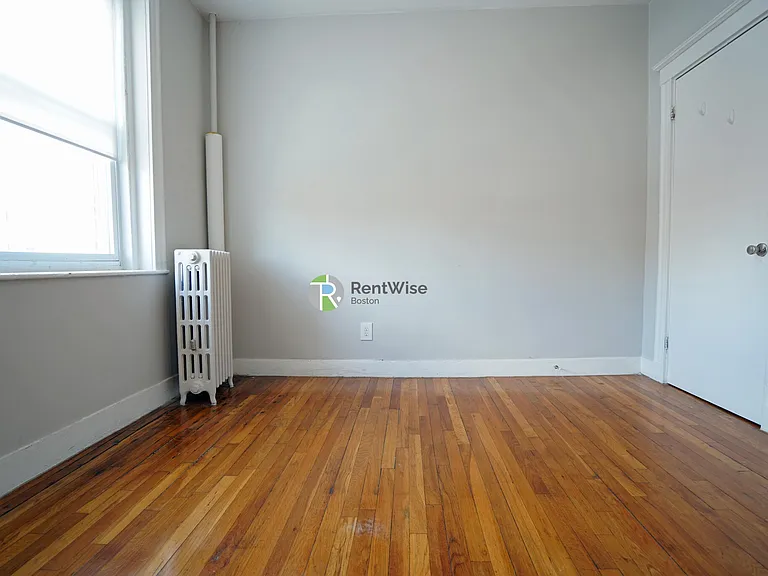 168 Kelton St #9 — Photo 8