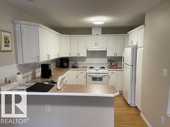 5th image of 104 Falconer Ct NW