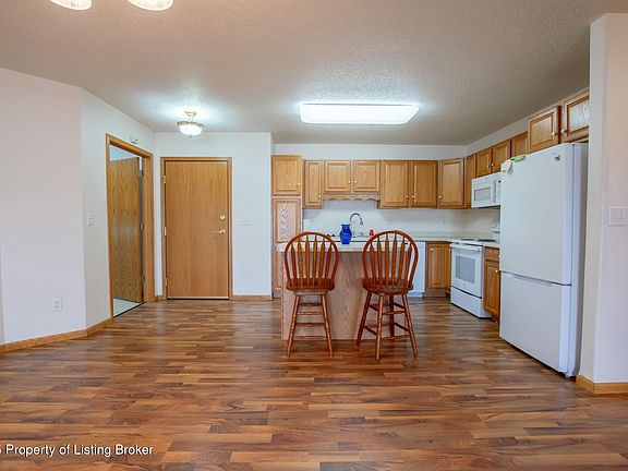 3rd image of 1577 14th St W APT 104