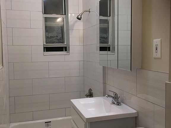 3rd image of 7008 66th St APT 3L