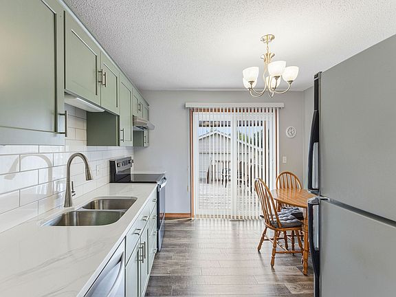 5th image of 406 15th St SE