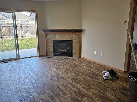 2nd image of 836 Forestglen Dr APT A