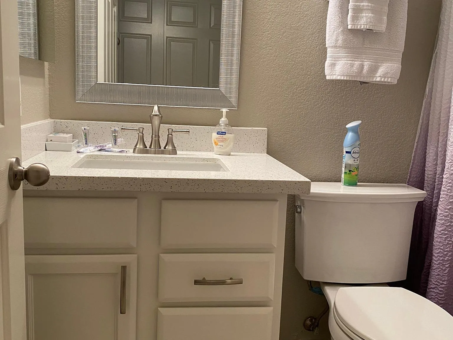 3145 E Desert Ln — Photo 4