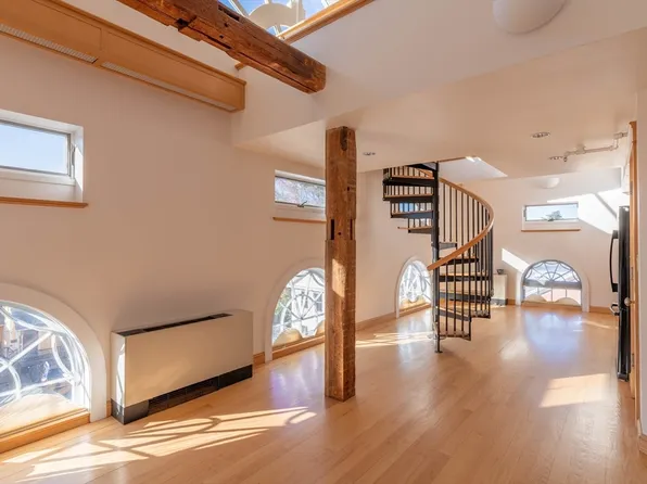 43 Center St #K, Northampton, MA 01060