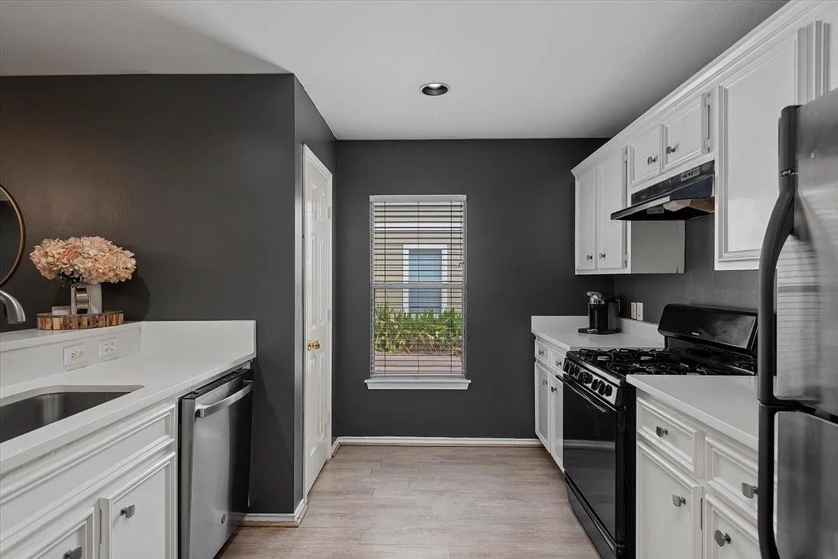 2 bed, 2.0 bath, 1465 sqft, $2,150 — Photo 4