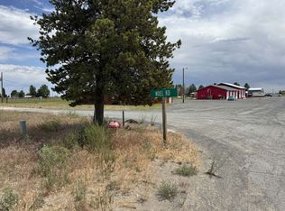 Holly Ln, Christmas Valley, OR 97641