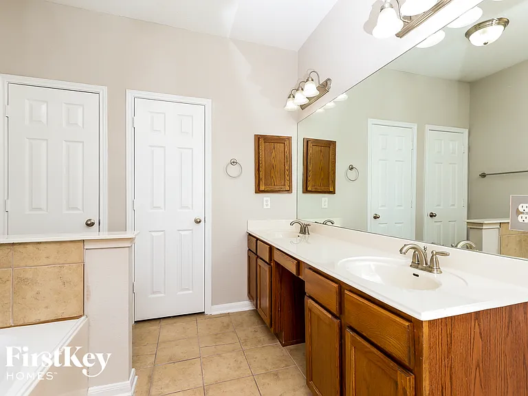 2225 Crary Mdw — Photo 10