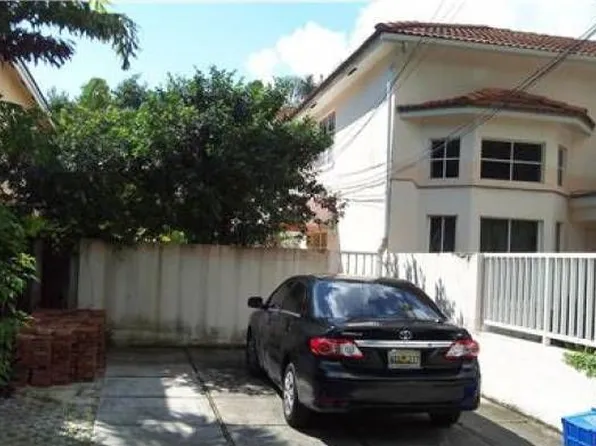 2996 Jackson Ave, Miami, FL 33133