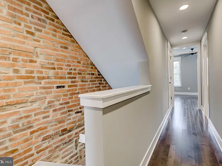 715 S Conkling St — Photo 14