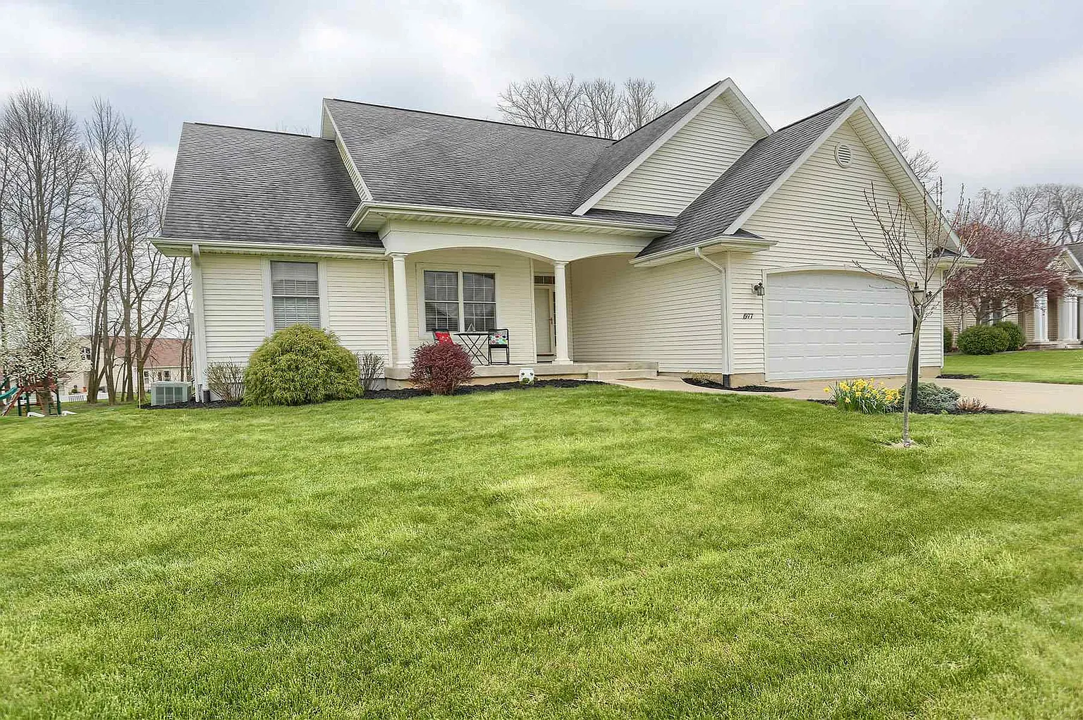 1977 Pheasant Ridge Dr photo 1