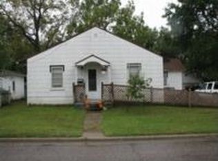 231 E 12th Ave, Augusta, KS 67010
