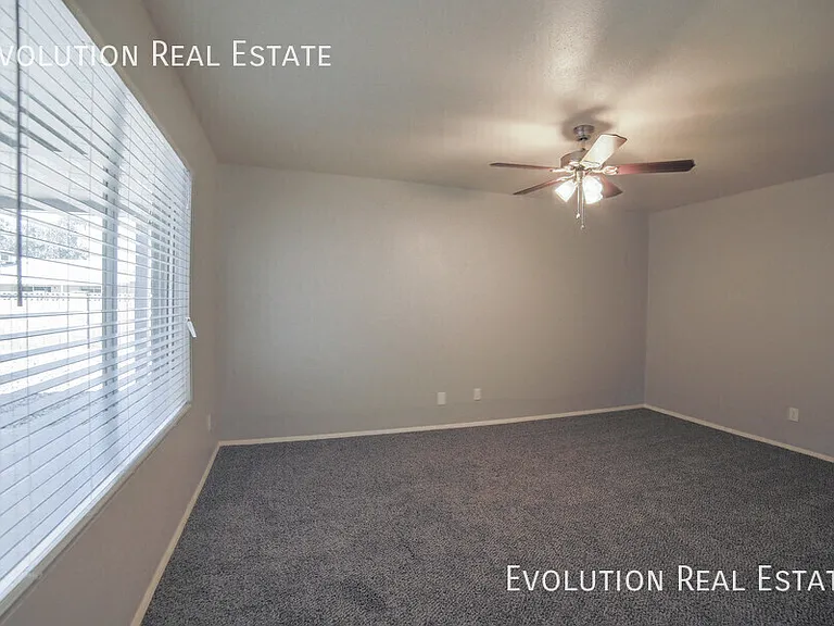 2110 S Shannon Dr — Photo 16