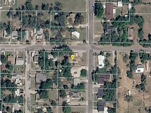 202 S 7th St, Jacksboro, TX 76458