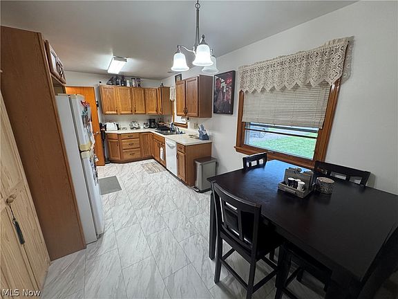 4th image of 449 Creed St