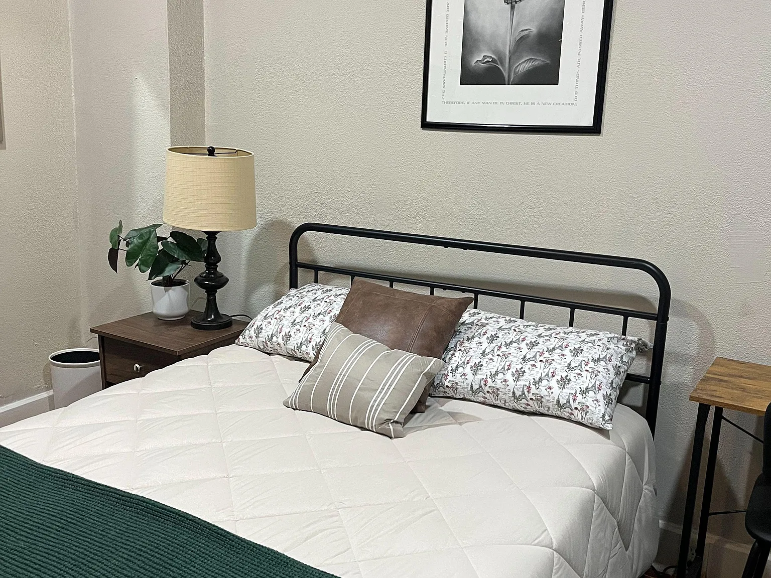 2 bed, 1.0 bath, 1950 sqft, $910 — Photo 2