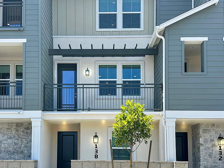 S Gardenia Ave — Photo 1
