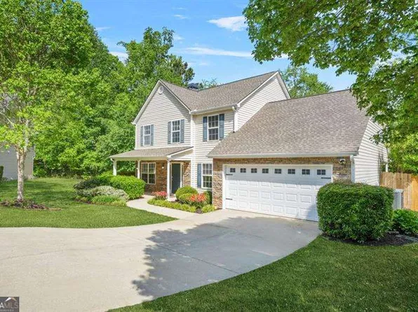 182 Garden Manor Ct, Loganville, GA 30052