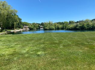 Pleasant Ln, Racine, WI 53405