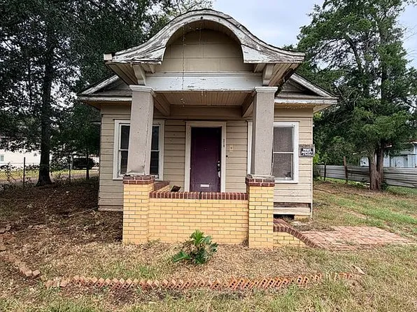 210 S 1st St, Conroe, TX 77301