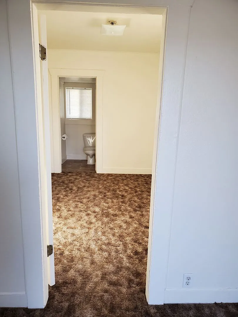 1 Bedroom, 1 Bathroom Home - Mills Addition — Photo 2