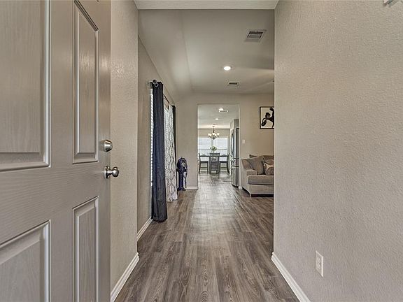 5th image of 1235 Blue Hazel Court